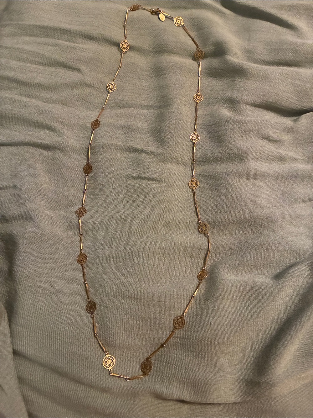 1970’s Avon Gold Blooming Lotus Station Necklace